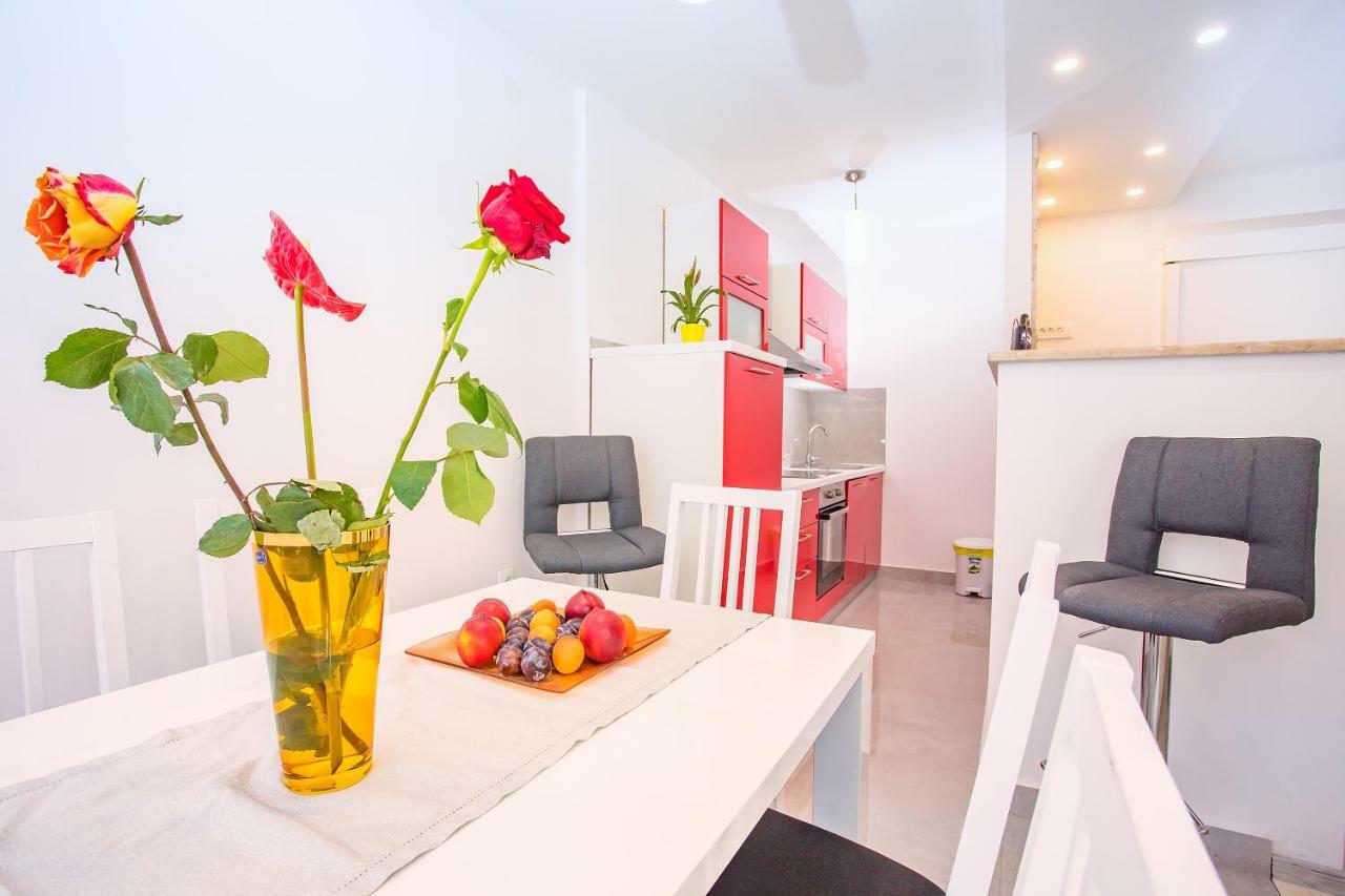 Appartement Kate à Omiš Extérieur photo