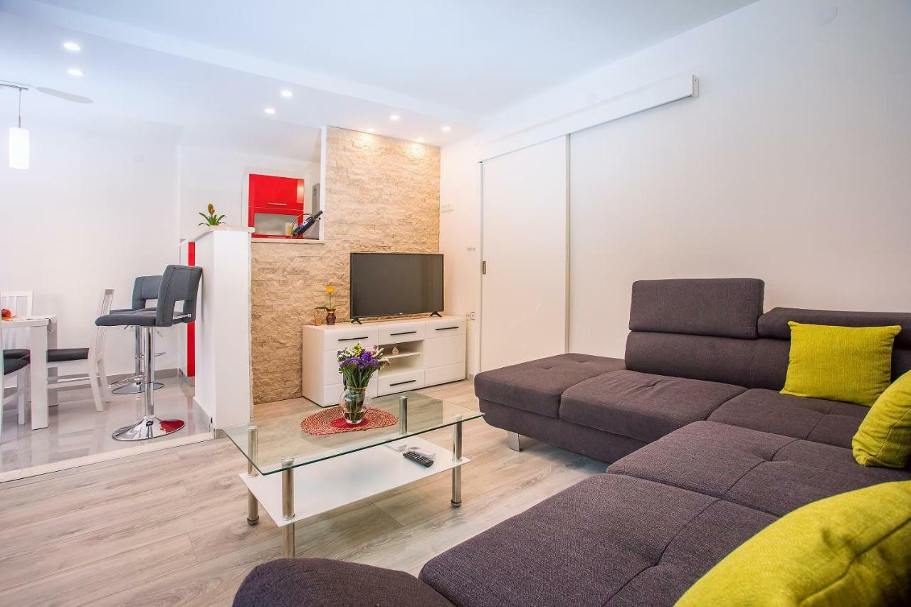 Appartement Kate à Omiš Extérieur photo